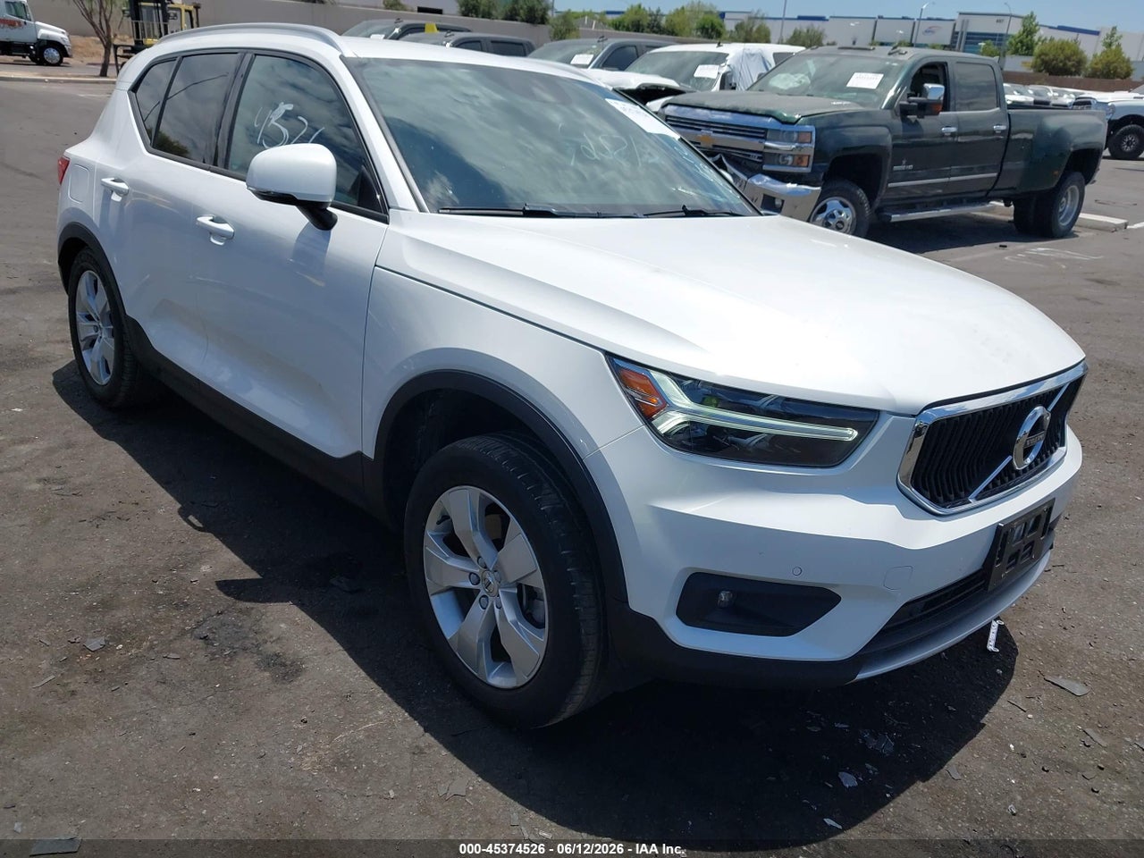 YV4162UK8N2****** · 2022 VOLVO XC40 T5 MOMENTUM