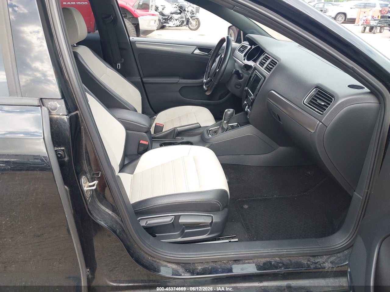 2016 VOLKSWAGEN JETTA 1.8T SPORT · 5/11