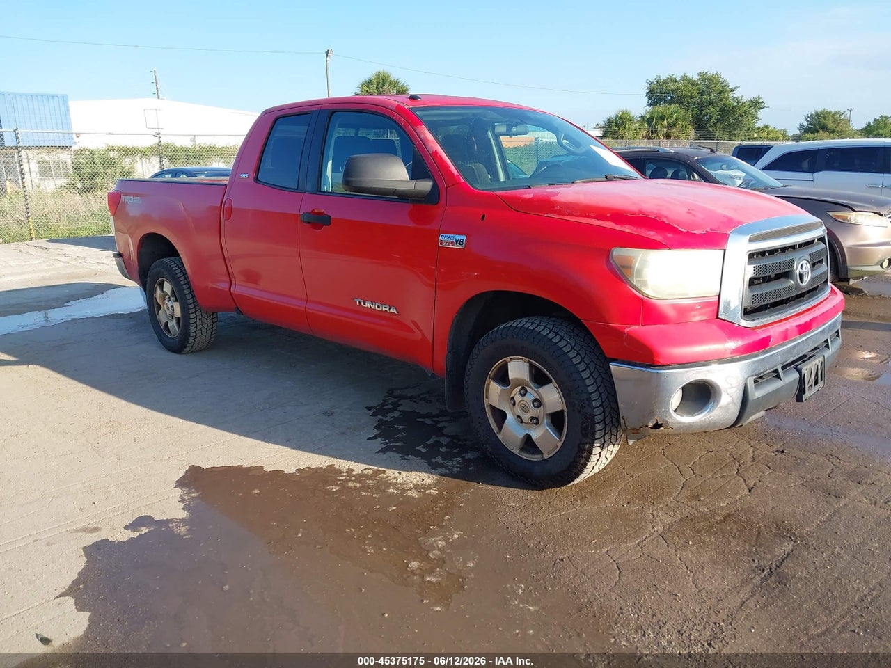 5TFUW5F11AX****** · 2010 TOYOTA TUNDRA GRADE 5.7L V8