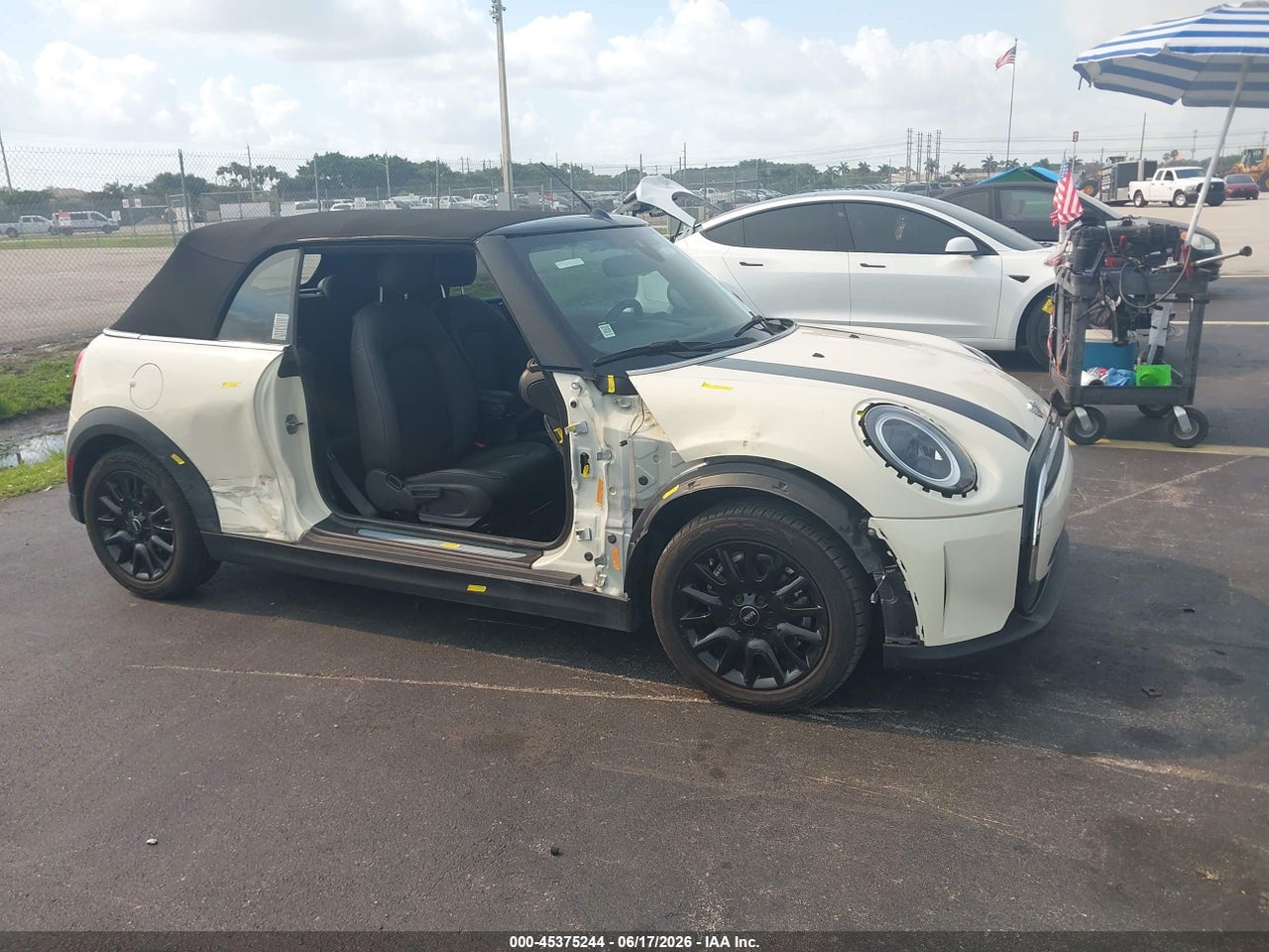 WMW23DL0XP3****** · 2023 MINI CONVERTIBLE COOPER