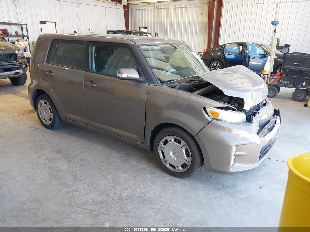 JTLZE4FE3DJ****** · 2013 SCION XB