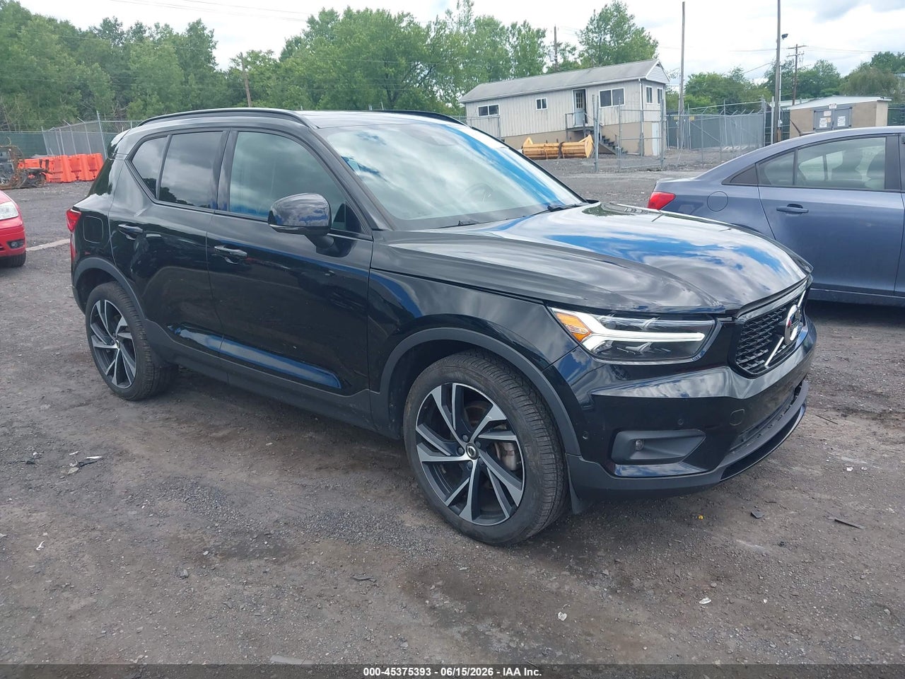 YV4162UM0K2****** · 2019 VOLVO XC40 T5 R-DESIGN