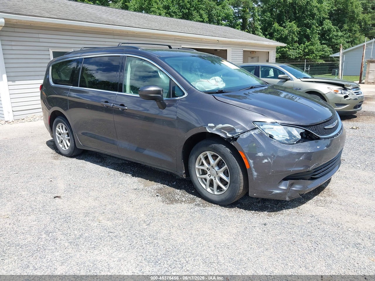 2C4RC1DG6LR****** · 2020 CHRYSLER VOYAGER LXI