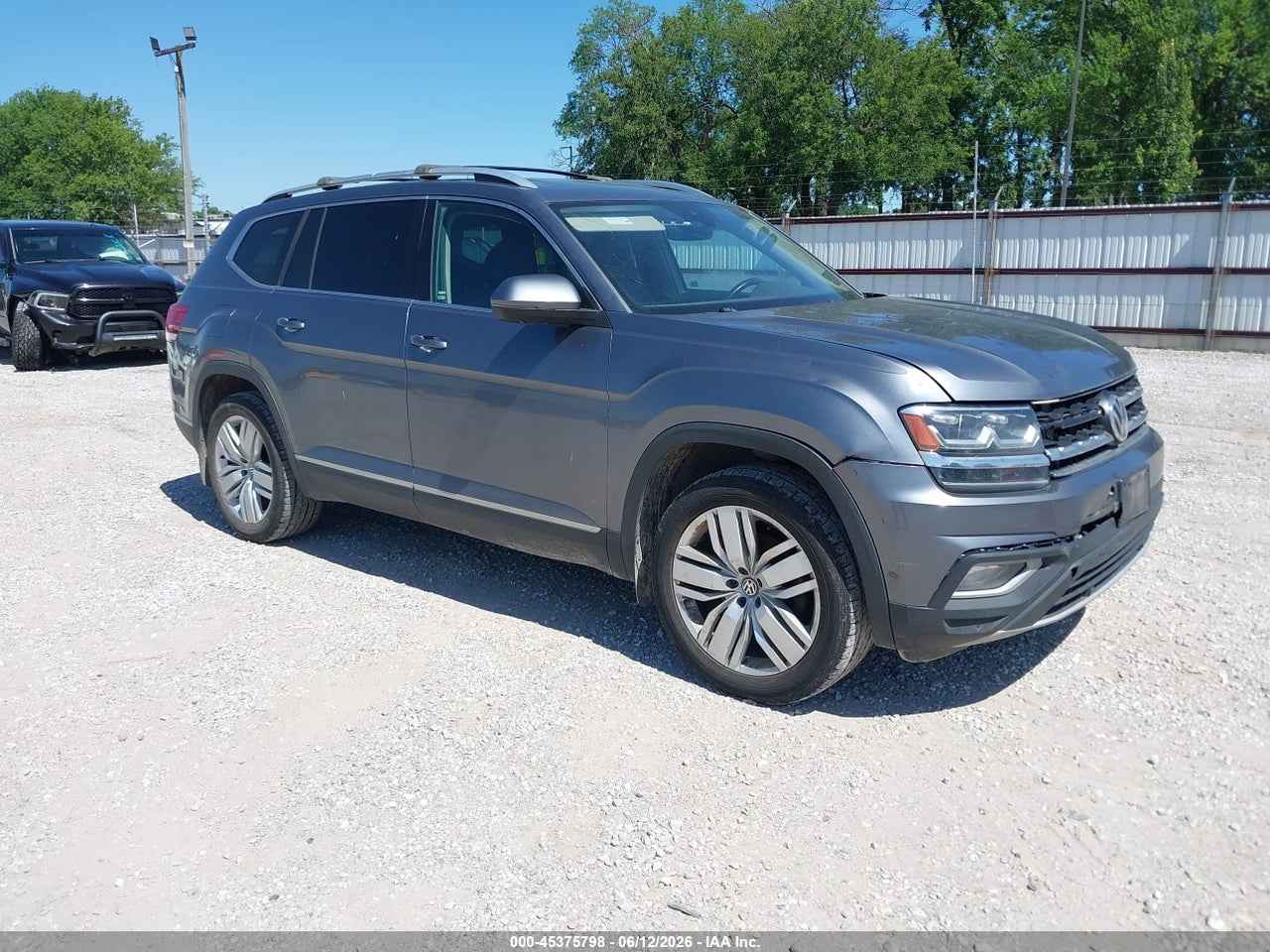 1V2NR2CA6JC****** · 2018 VOLKSWAGEN ATLAS 3.6L V6 SEL PREMIUM