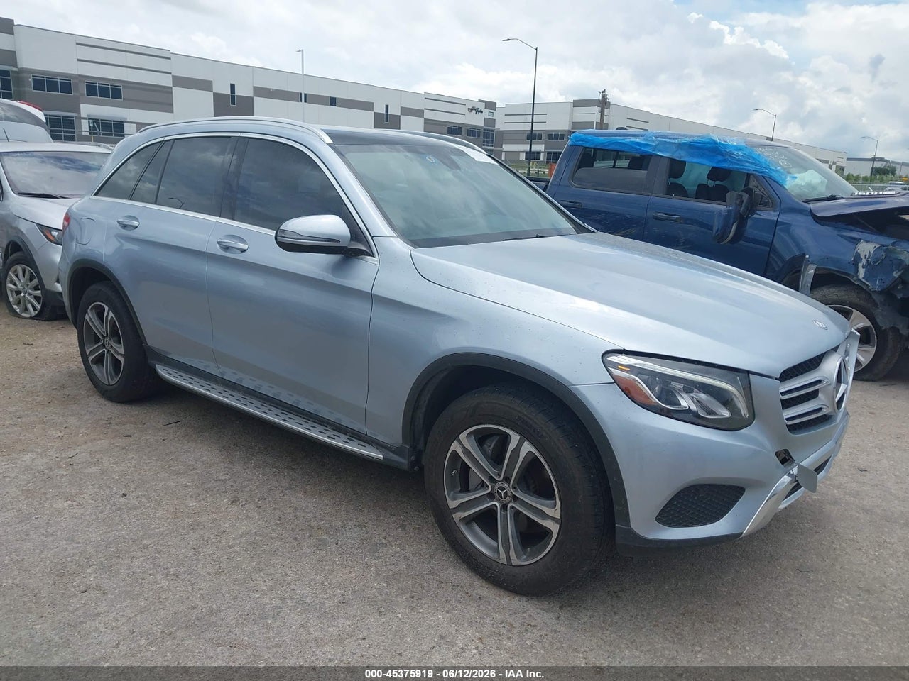 WDC0G4KB2HF****** · 2017 MERCEDES-BENZ GLC 300 4MATIC