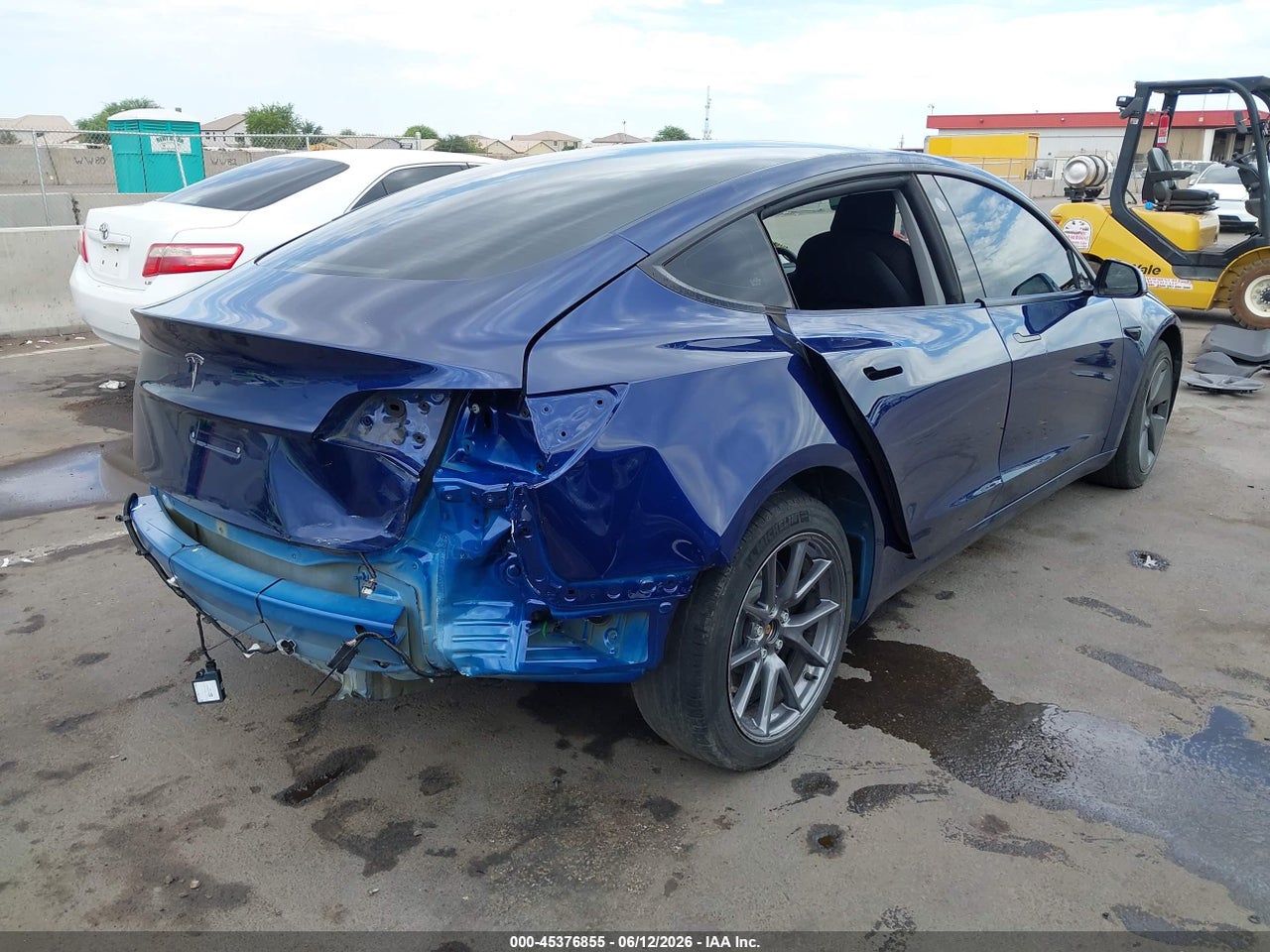 2023 TESLA MODEL 3 REAR-WHEEL DRIVE · 4/11