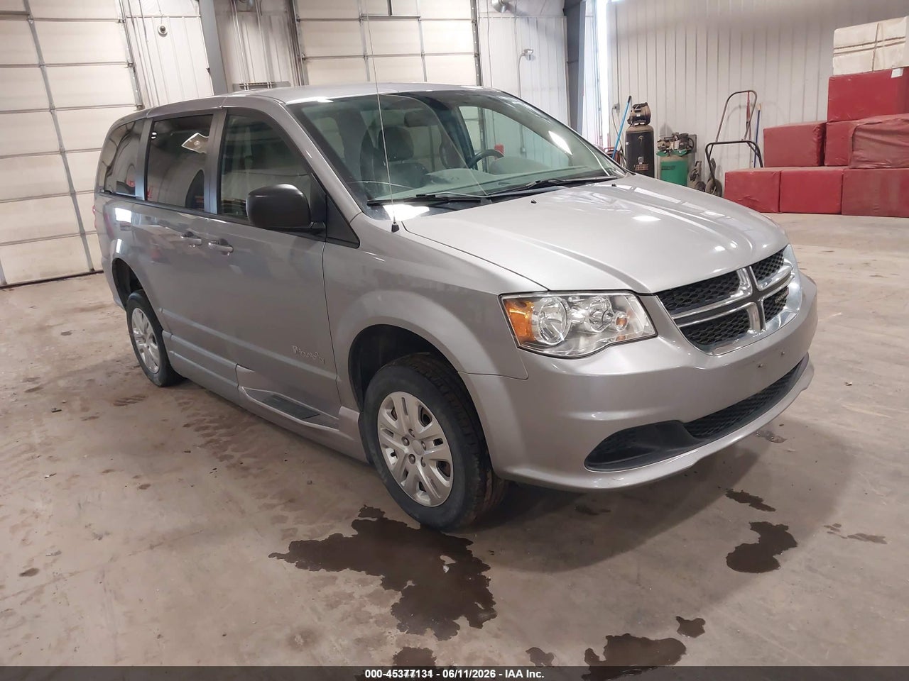 2C7WDGBG9JR****** · 2018 DODGE GRAND CARAVAN SE
