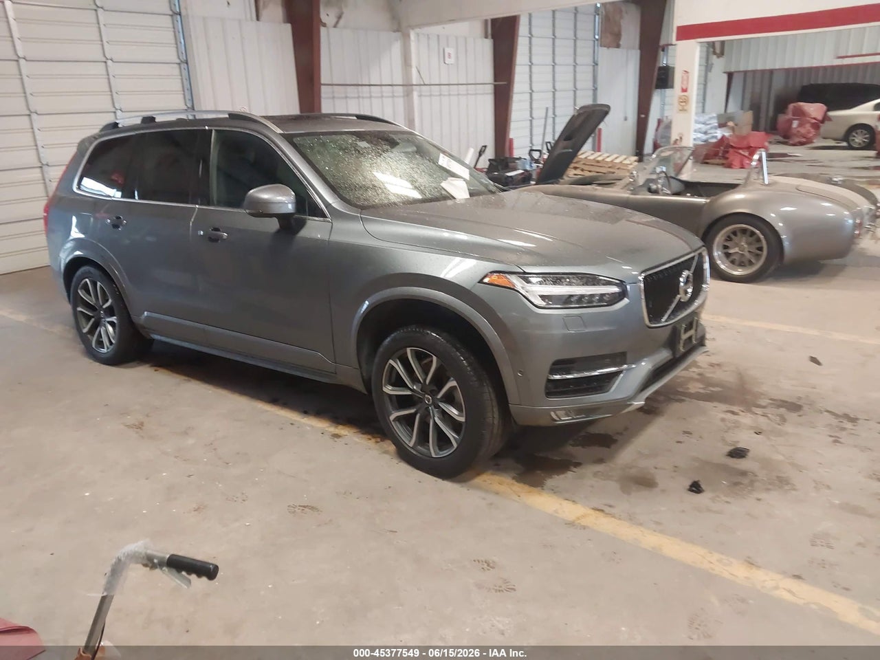 YV4A22PK1J1****** · 2018 VOLVO XC90 T6 MOMENTUM
