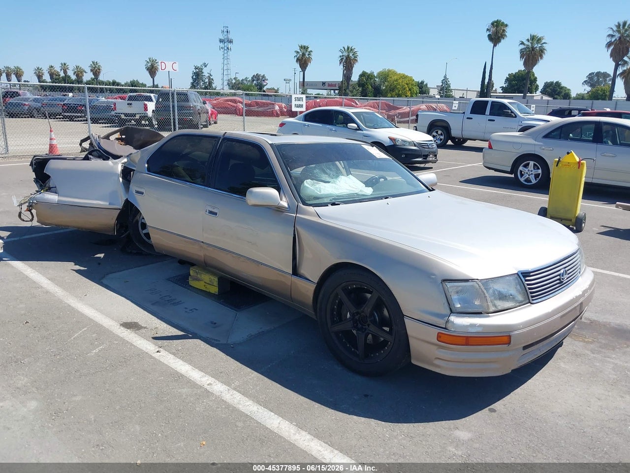JT8UF22E7S0****** · 1995 LEXUS LS 400