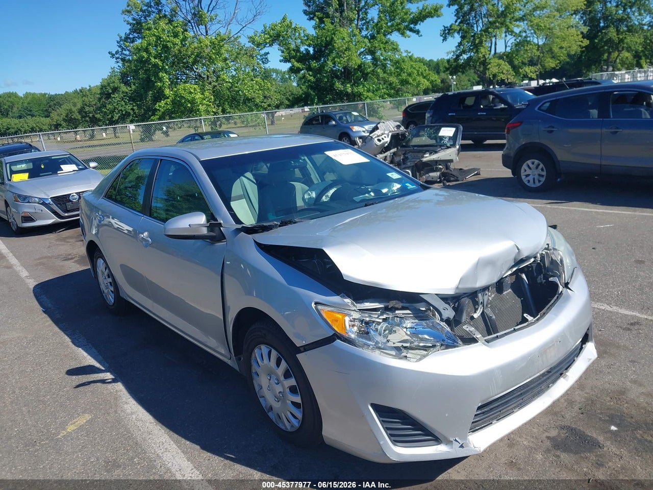 4T1BF1FK0EU****** · 2014 TOYOTA CAMRY LE