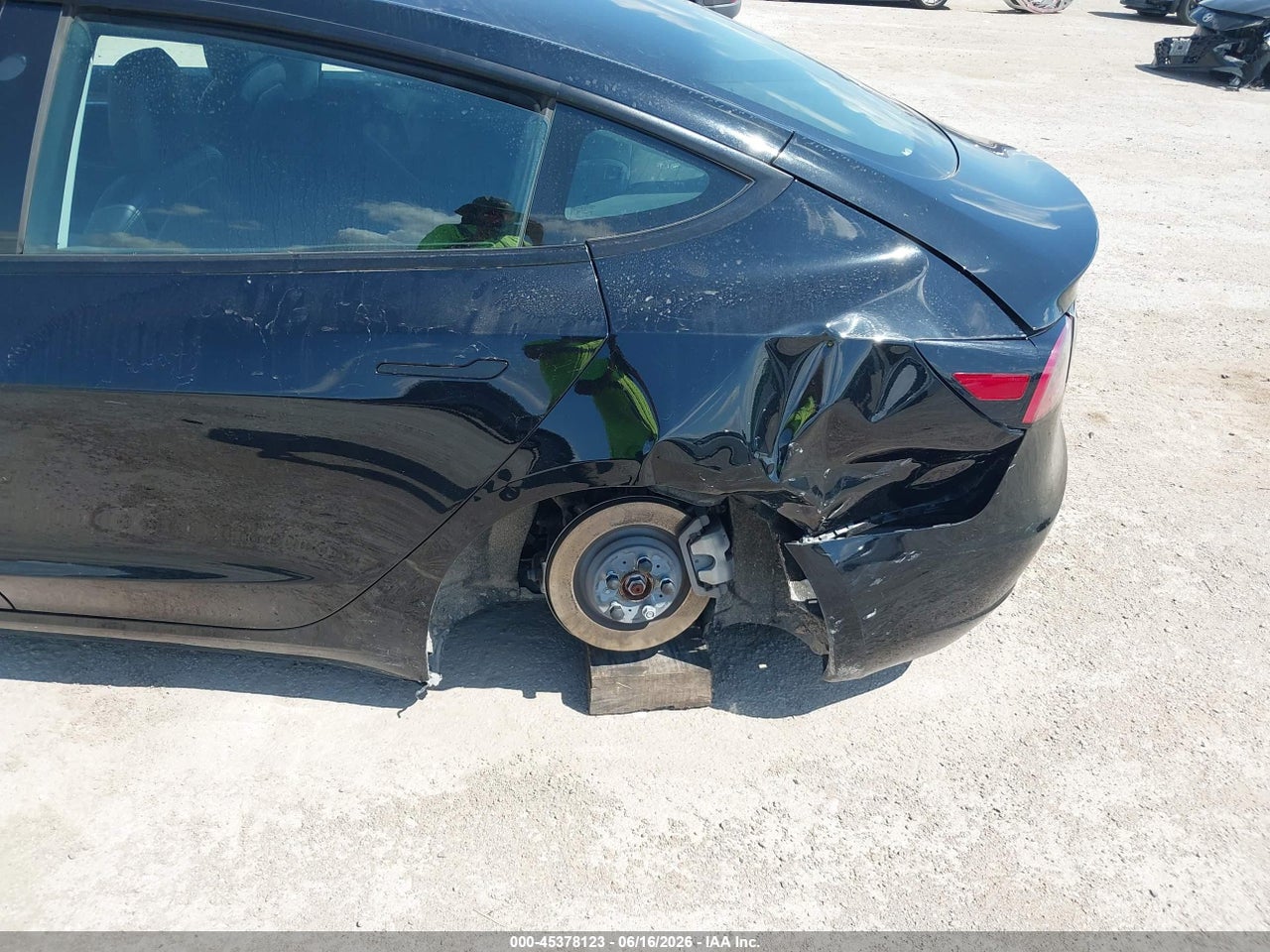 2023 TESLA MODEL 3 REAR-WHEEL DRIVE · 6/10