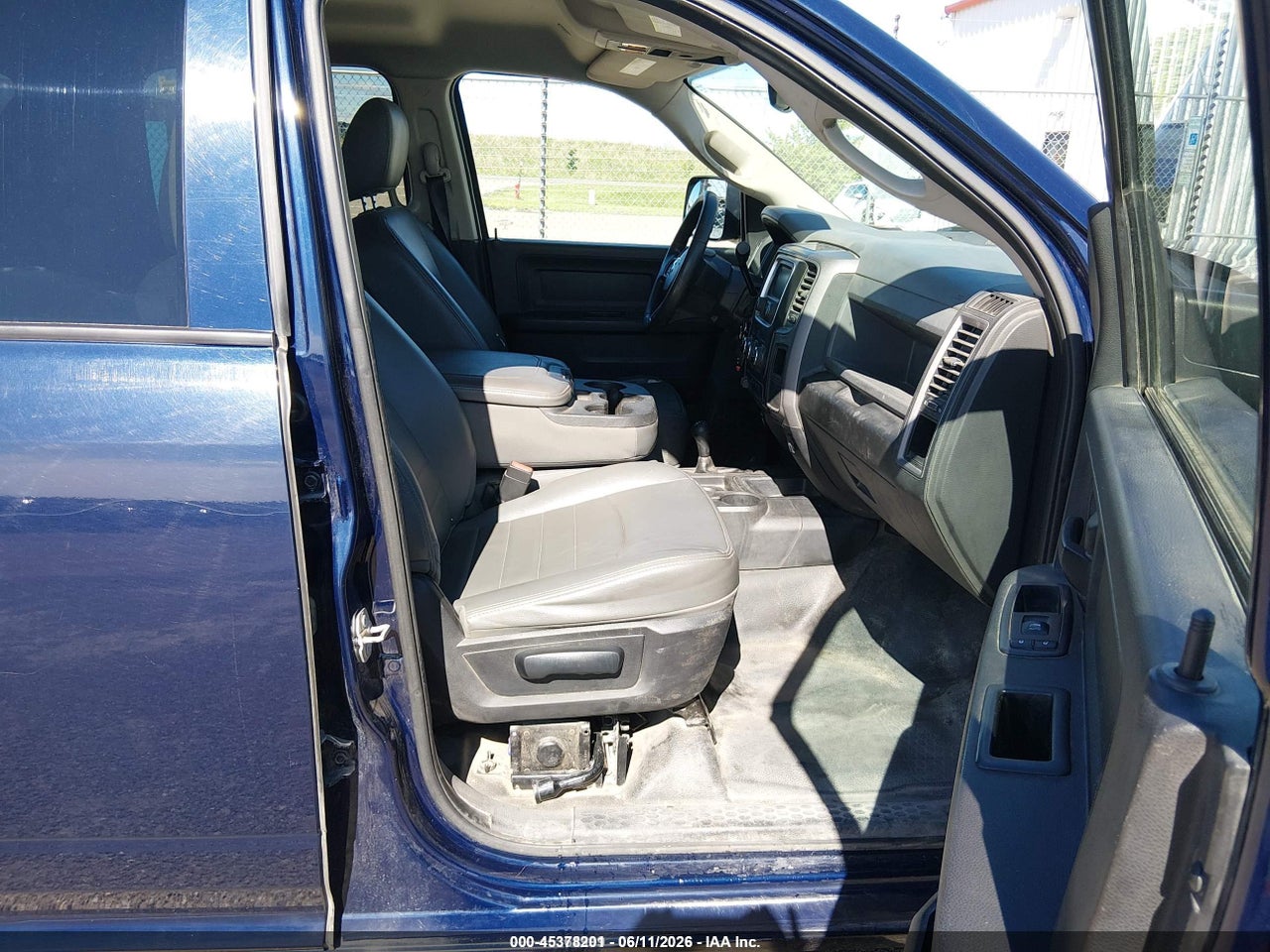 2017 RAM 3500 TRADESMAN  4X4 6'4 BOX · 5/11