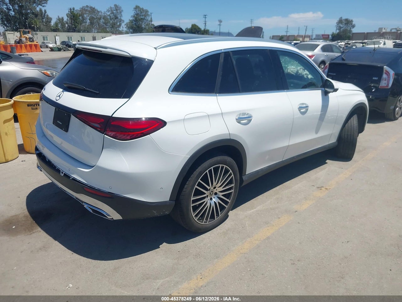 2024 MERCEDES-BENZ GLC 300 SUV · 4/11