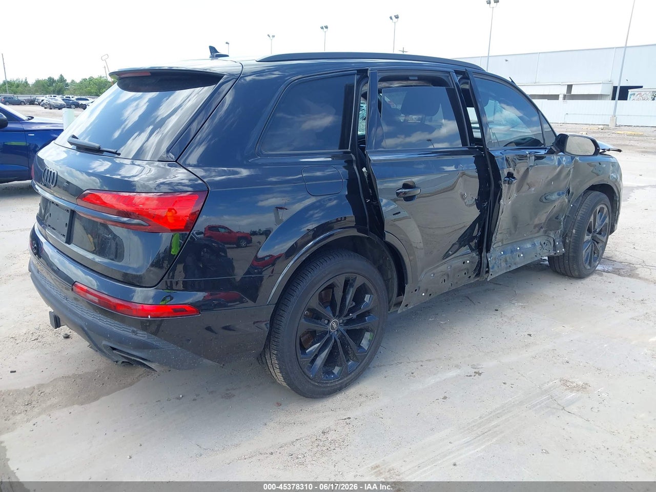 2025 AUDI Q7 PREMIUM PLUS 55 TFSI QUATTRO TIPTRONIC · 4/10
