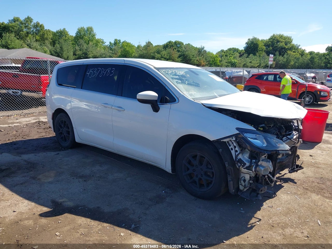 2020 CHRYSLER VOYAGER LX