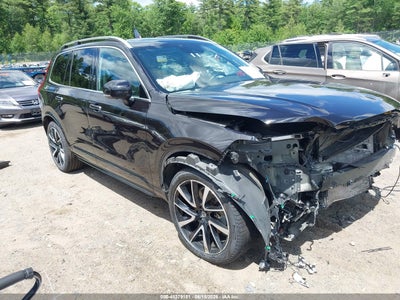 YV4A22PK7J1****** · 2018 VOLVO XC90 T6 MOMENTUM