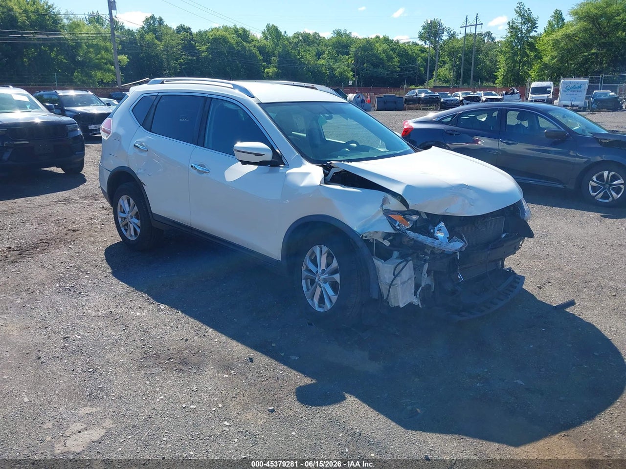 KNMAT2MV5GP****** · 2016 NISSAN ROGUE SV