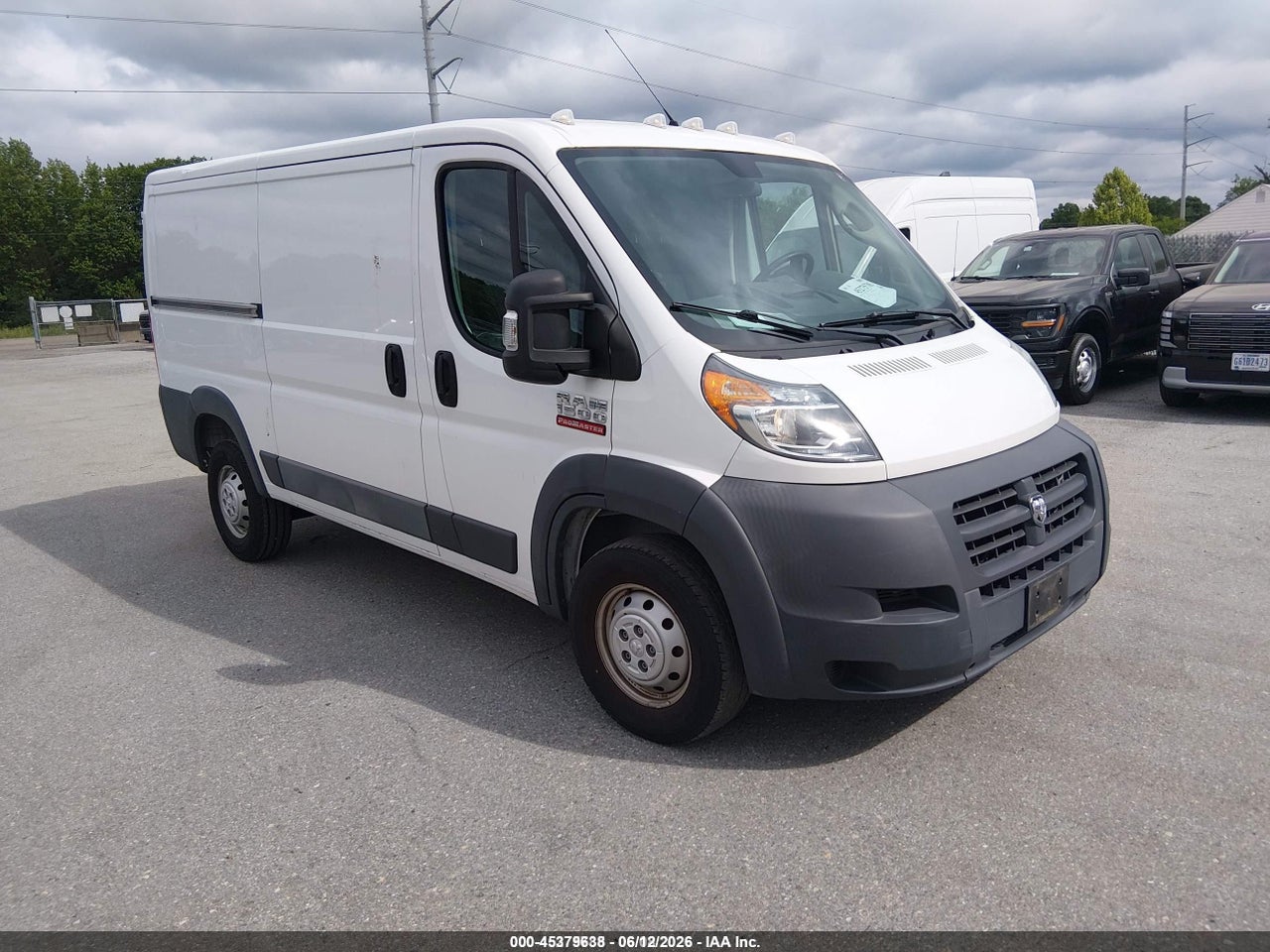 3C6TRVAG9JE****** · 2018 RAM PROMASTER 1500 LOW ROOF 136 WB
