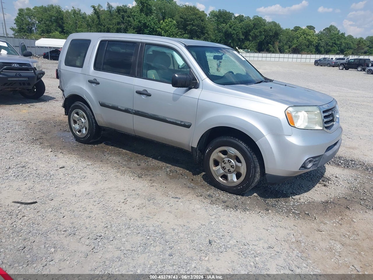 5FNYF3H2XFB****** · 2015 HONDA PILOT LX