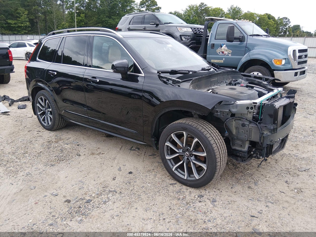 YV4A22PK0K1****** · 2019 VOLVO XC90 T6 MOMENTUM