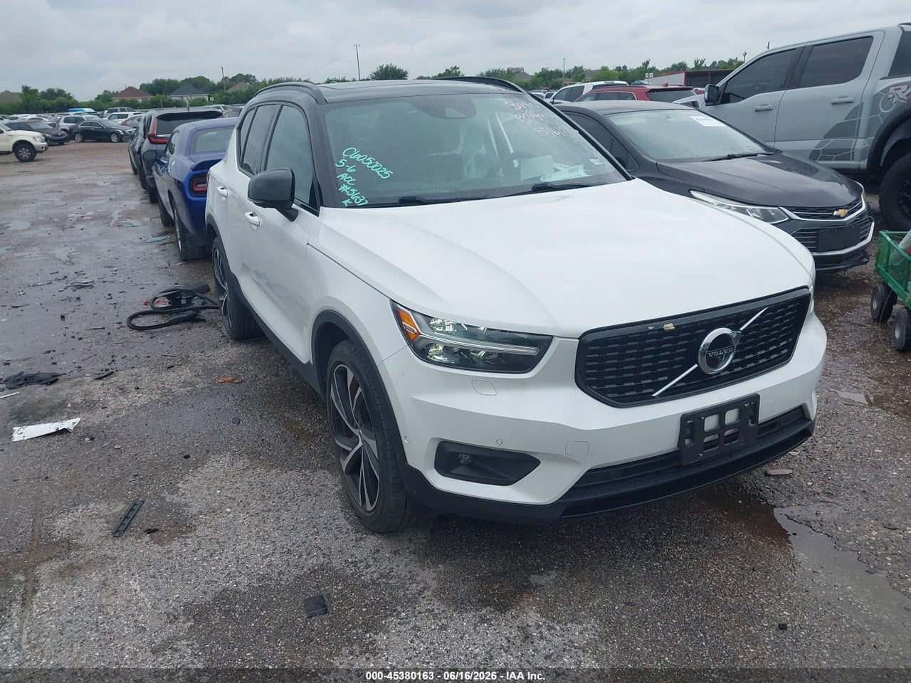 YV4162UM4N2****** · 2022 VOLVO XC40 T5 R-DESIGN