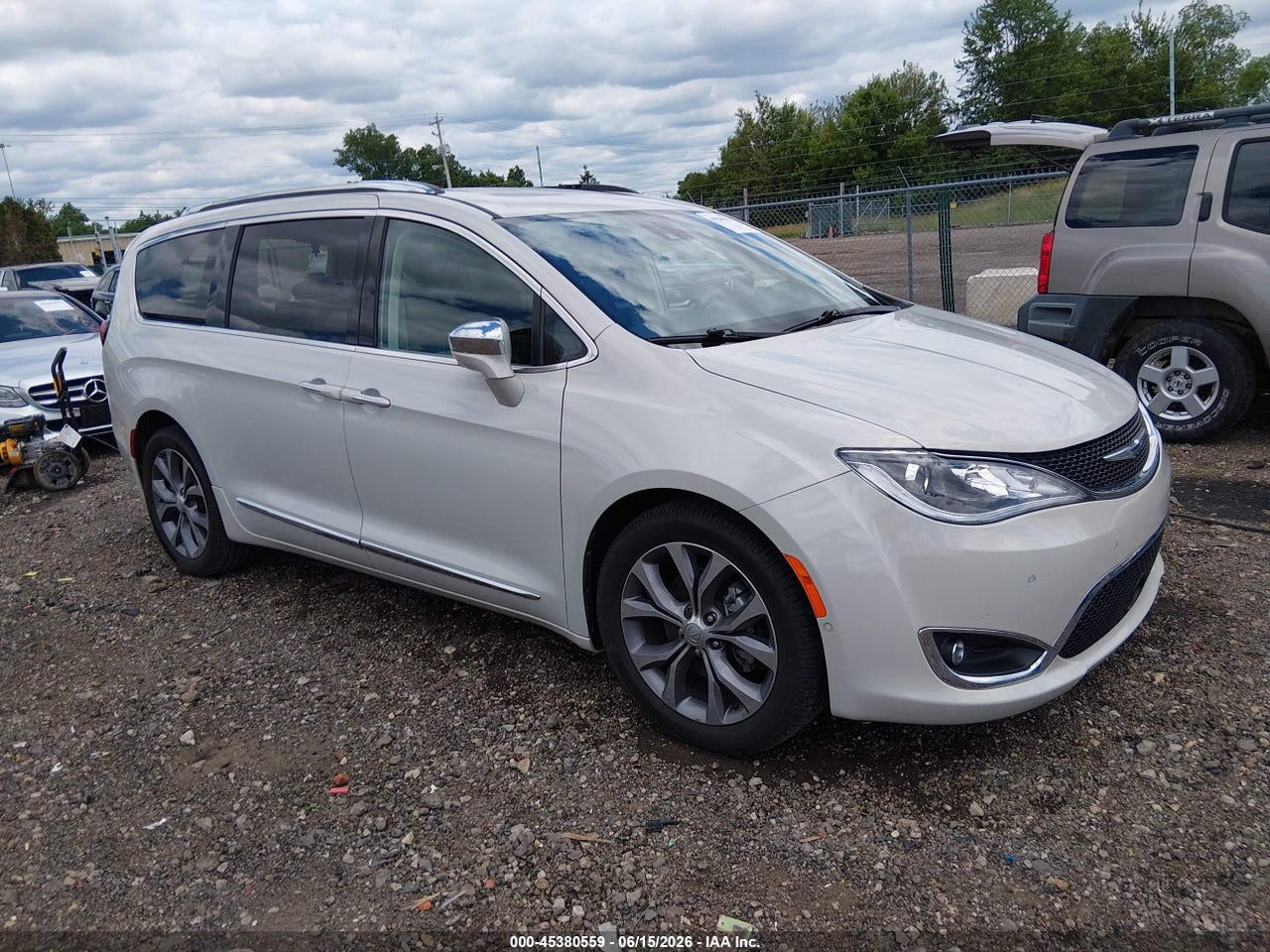 2C4RC1GG2LR****** · 2020 CHRYSLER PACIFICA LIMITED