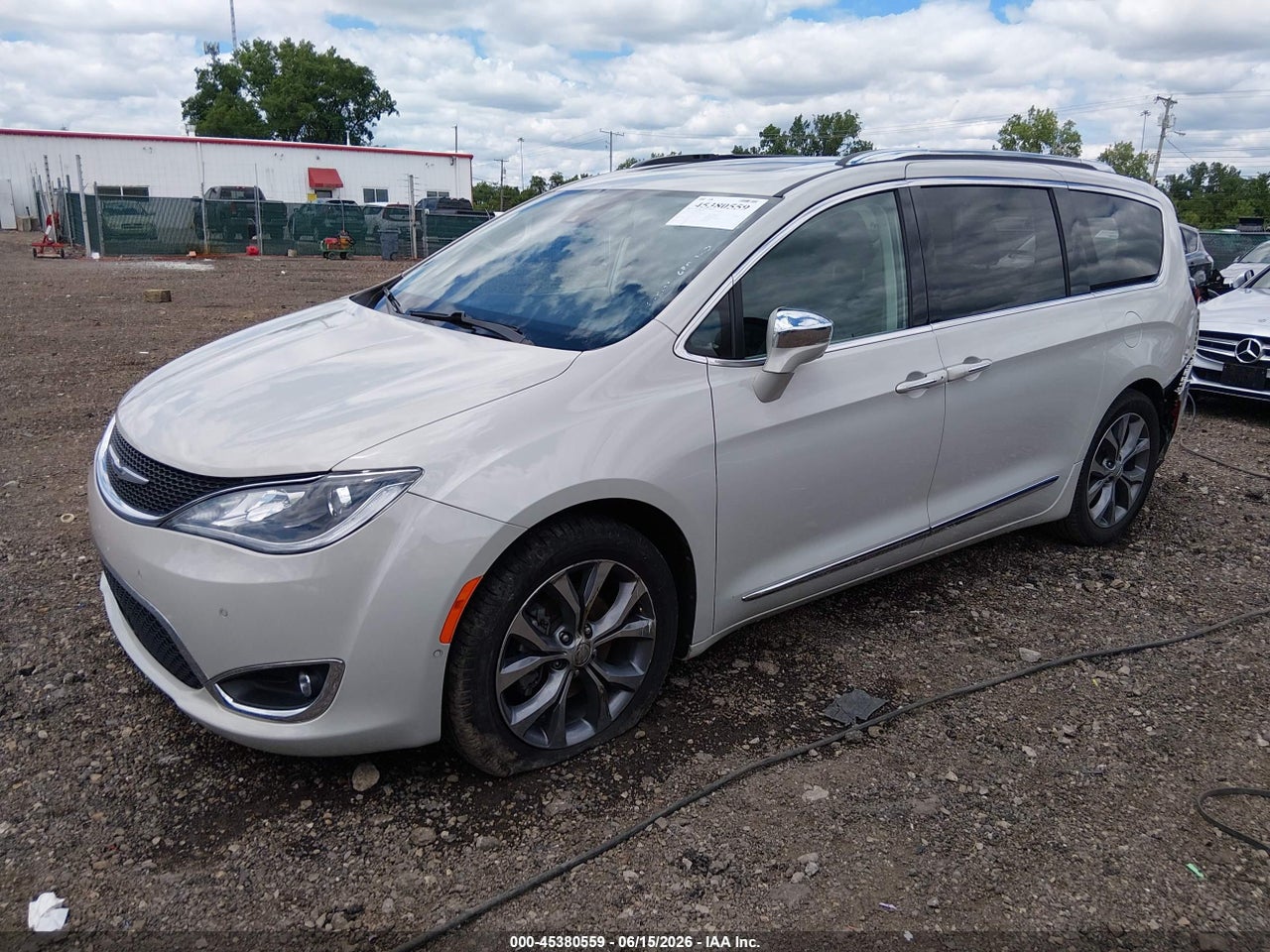 2020 CHRYSLER PACIFICA LIMITED · 2/11