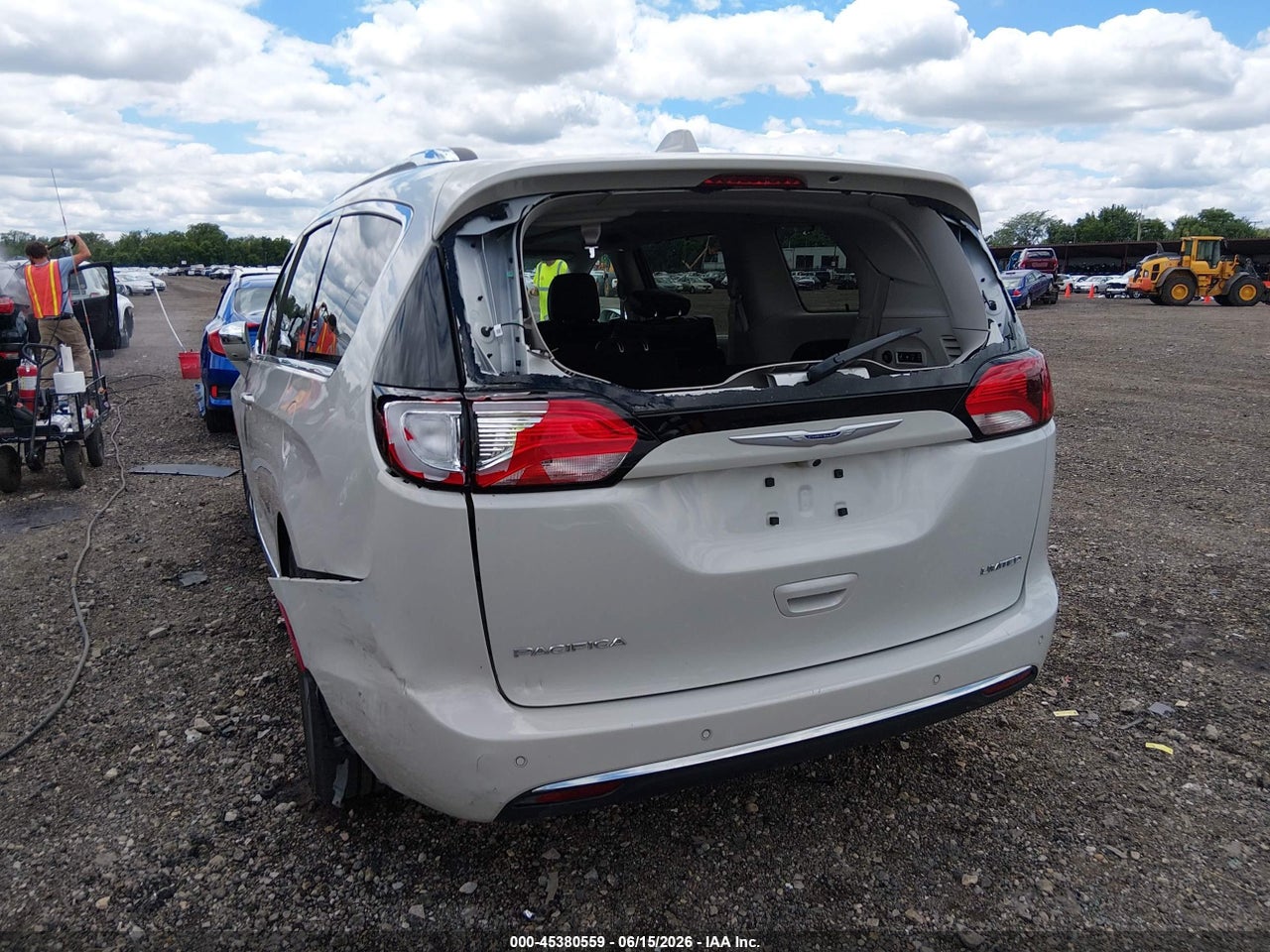 2020 CHRYSLER PACIFICA LIMITED · 6/11