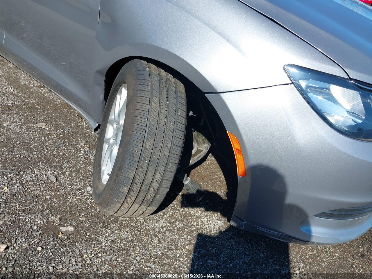 2017 CHRYSLER PACIFICA LX · 6/11