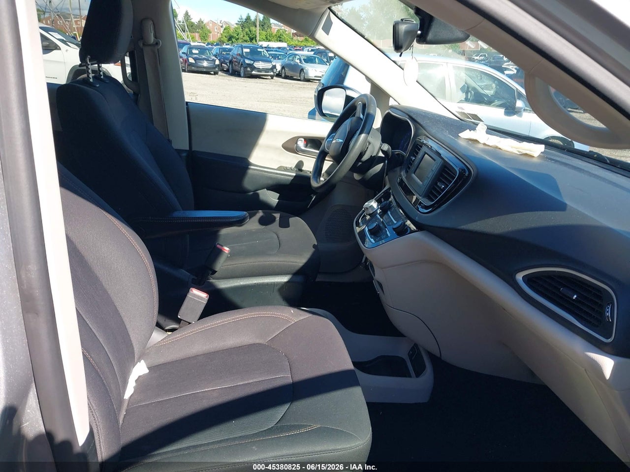 2017 CHRYSLER PACIFICA LX · 5/11
