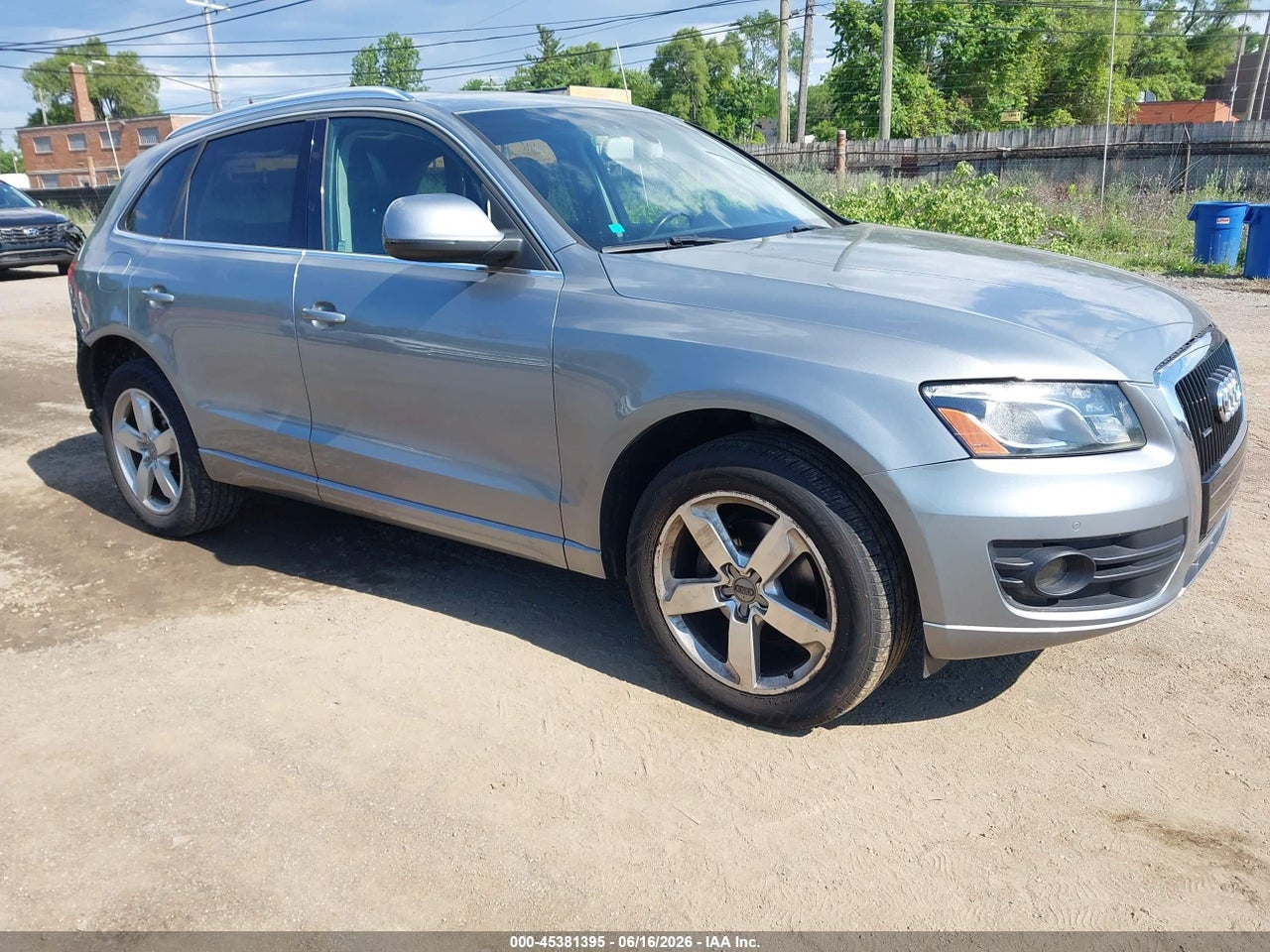 WA1LKAFP1AA****** · 2010 AUDI Q5 3.2 PREMIUM