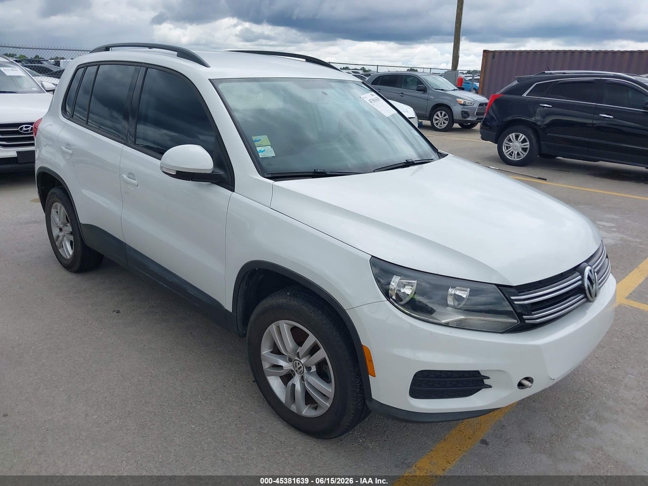WVGBV7AX4FW****** · 2015 VOLKSWAGEN TIGUAN S