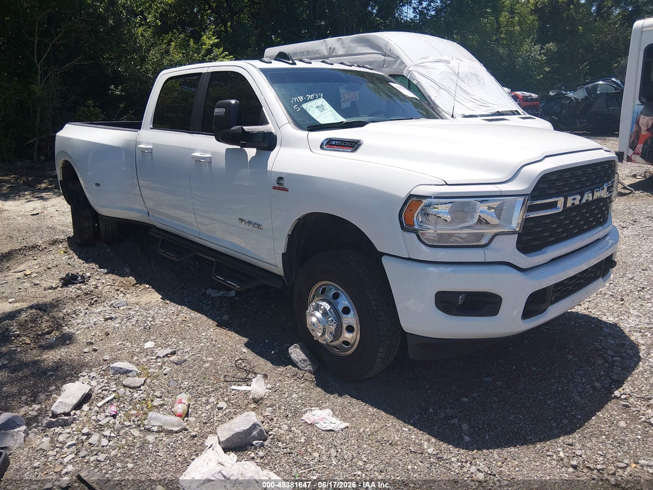 3C63RRHL7RG****** · 2024 RAM 3500 BIG HORN  4X4 8' BOX