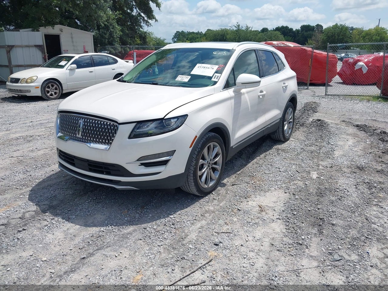 2019 LINCOLN MKC SELECT · 2/11