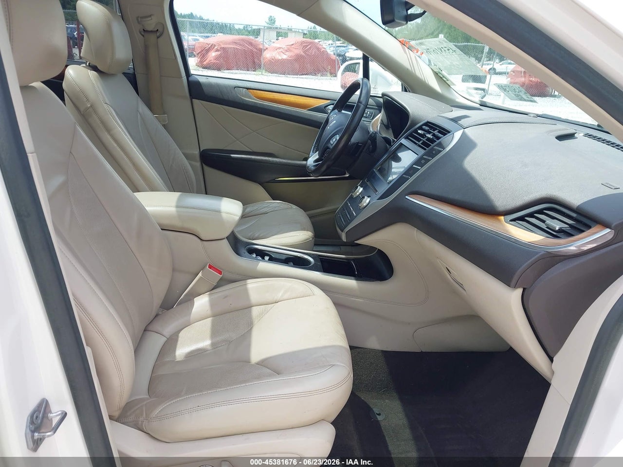2019 LINCOLN MKC SELECT · 5/11