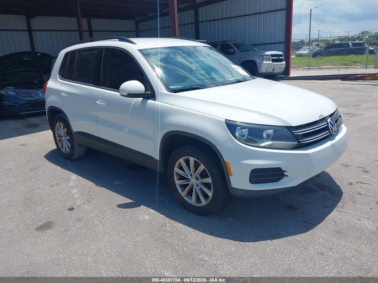 WVGAV7AX8HK****** · 2017 VOLKSWAGEN TIGUAN 2.0T/2.0T S