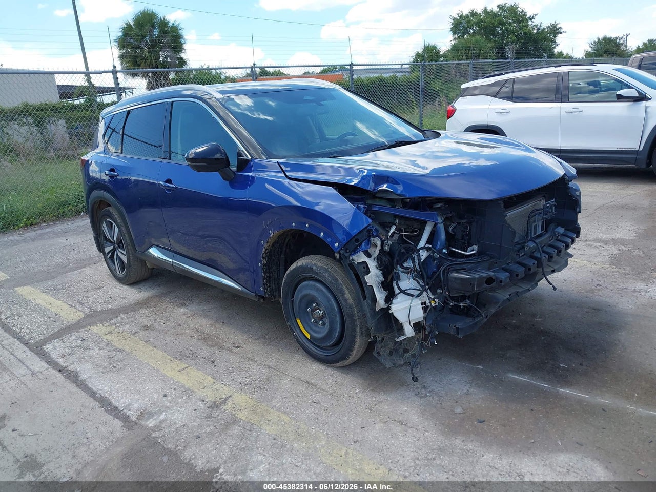 JN8BT3DC0NW****** · 2022 NISSAN ROGUE PLATINUM FWD