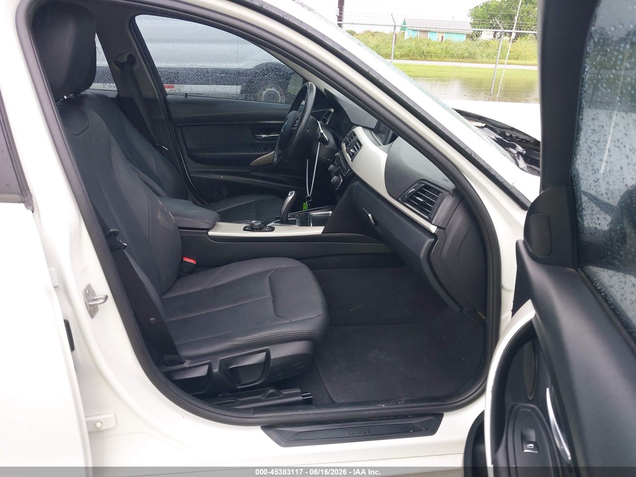 2018 BMW 320I   · 5/11