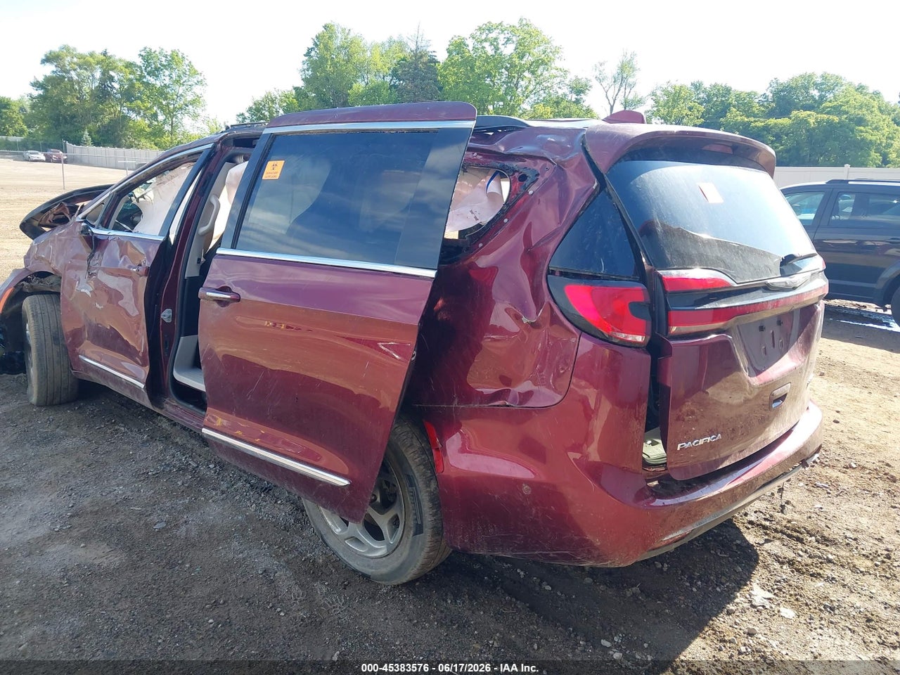 2022 CHRYSLER PACIFICA LIMITED · 3/10