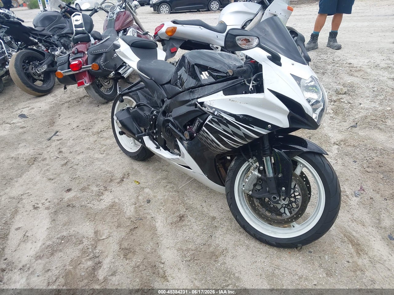 JS1GN7FAXK7****** · 2019 SUZUKI GSX-R600