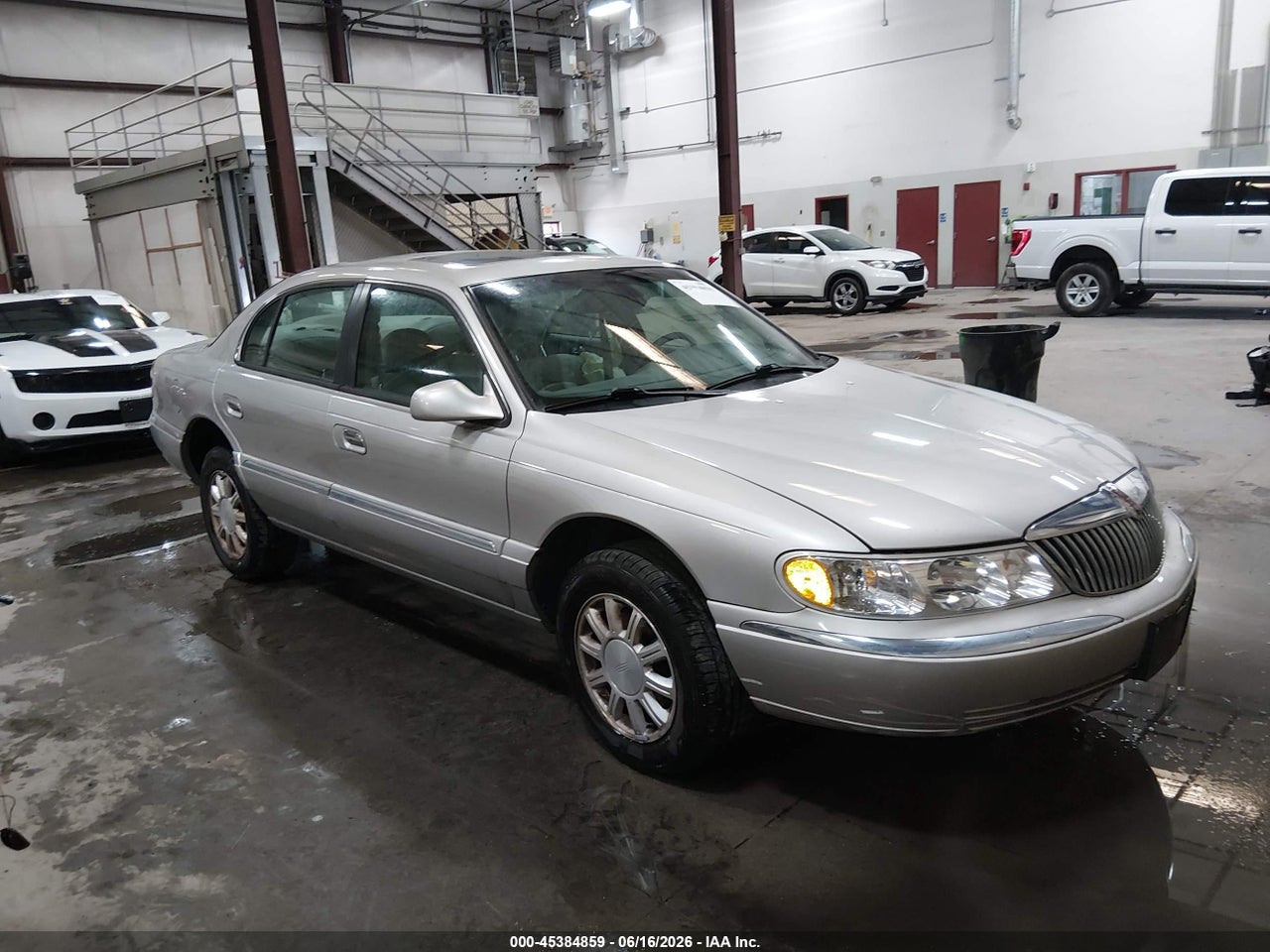 1LNHM97V82Y****** · 2002 LINCOLN CONTINENTAL