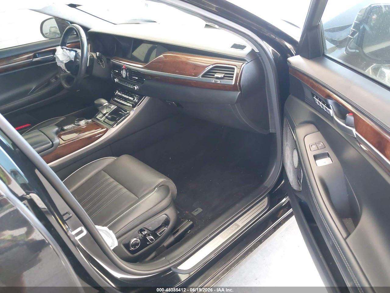 2017 GENESIS G90 3.3T PREMIUM · 5/11