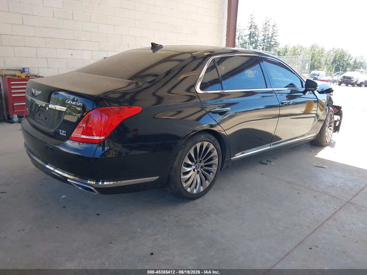 2017 GENESIS G90 3.3T PREMIUM · 4/11