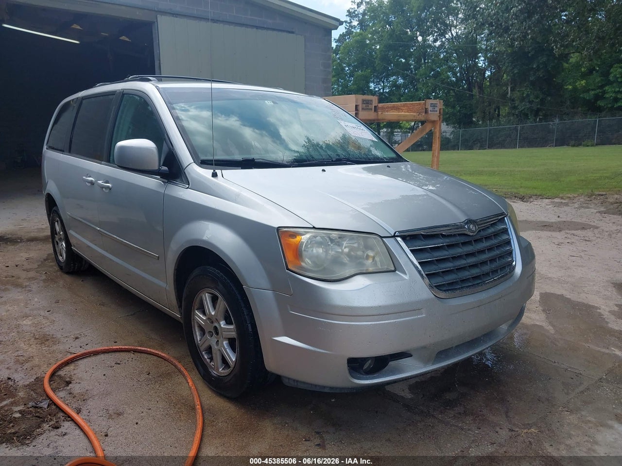 2A4RR5D13AR****** · 2010 CHRYSLER TOWN &amp; COUNTRY TOURING
