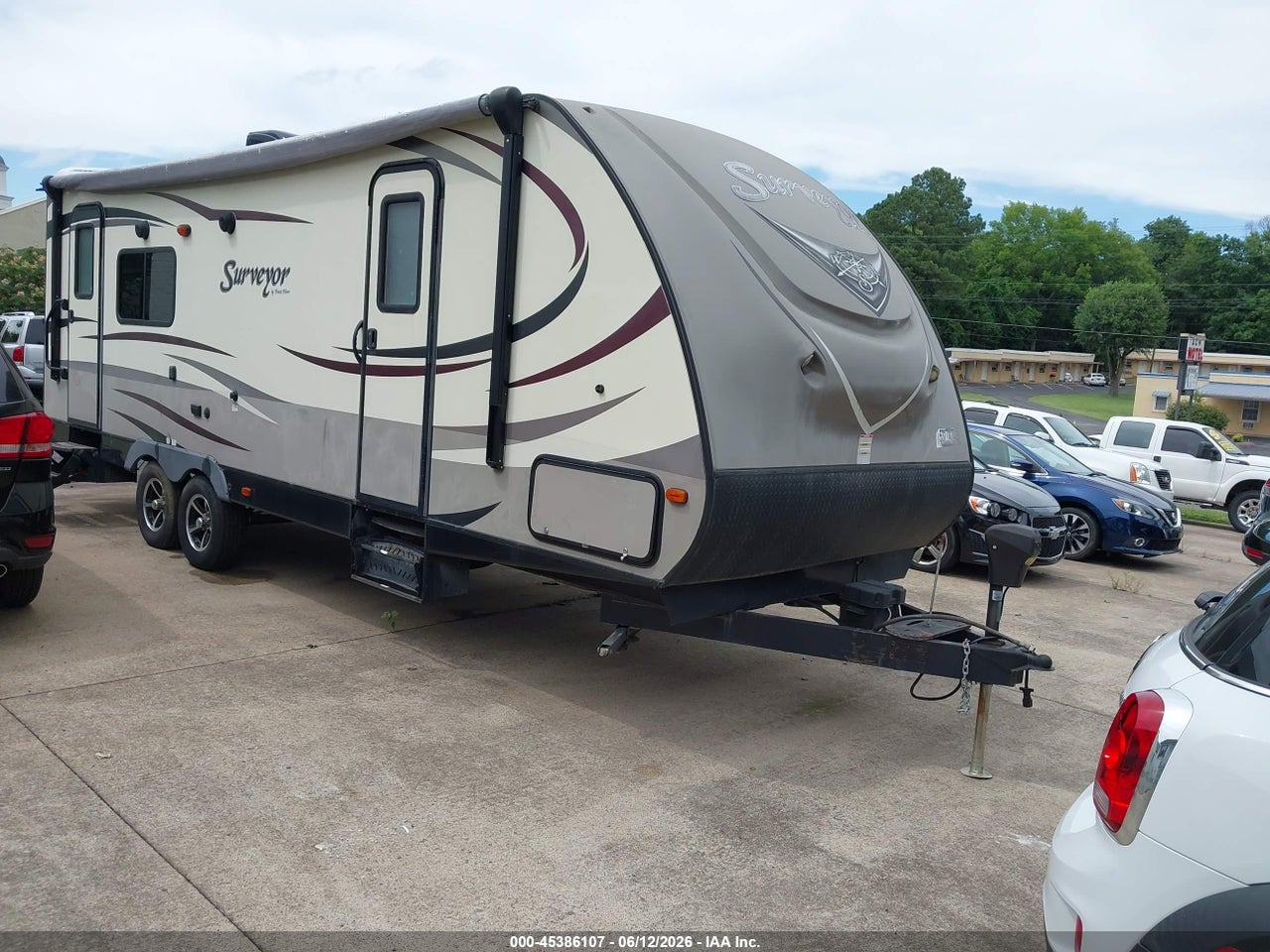 4X4TSVA21GL****** · 2016 FOREST RIVER SURVEYOR