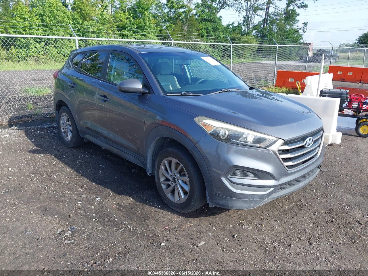 KM8J23A48GU****** · 2016 HYUNDAI TUCSON SE