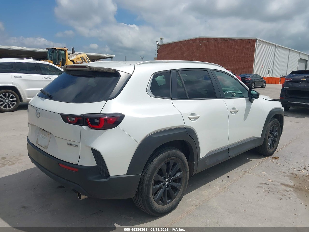 2023 MAZDA CX-50 2.5 S PREFERRED PLUS · 4/11