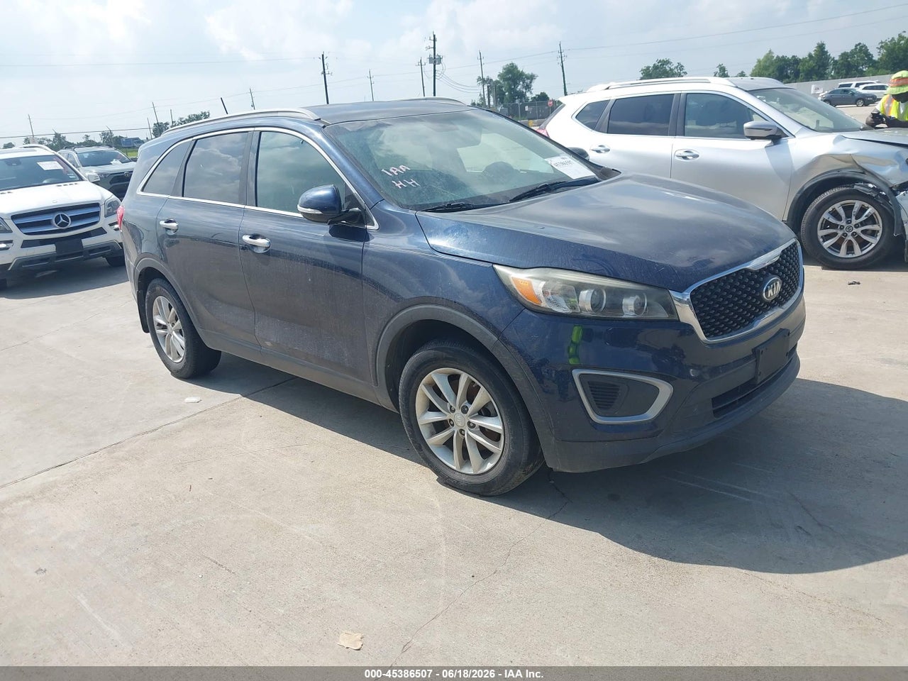 5XYPG4A35HG****** · 2017 KIA SORENTO 2.4L LX