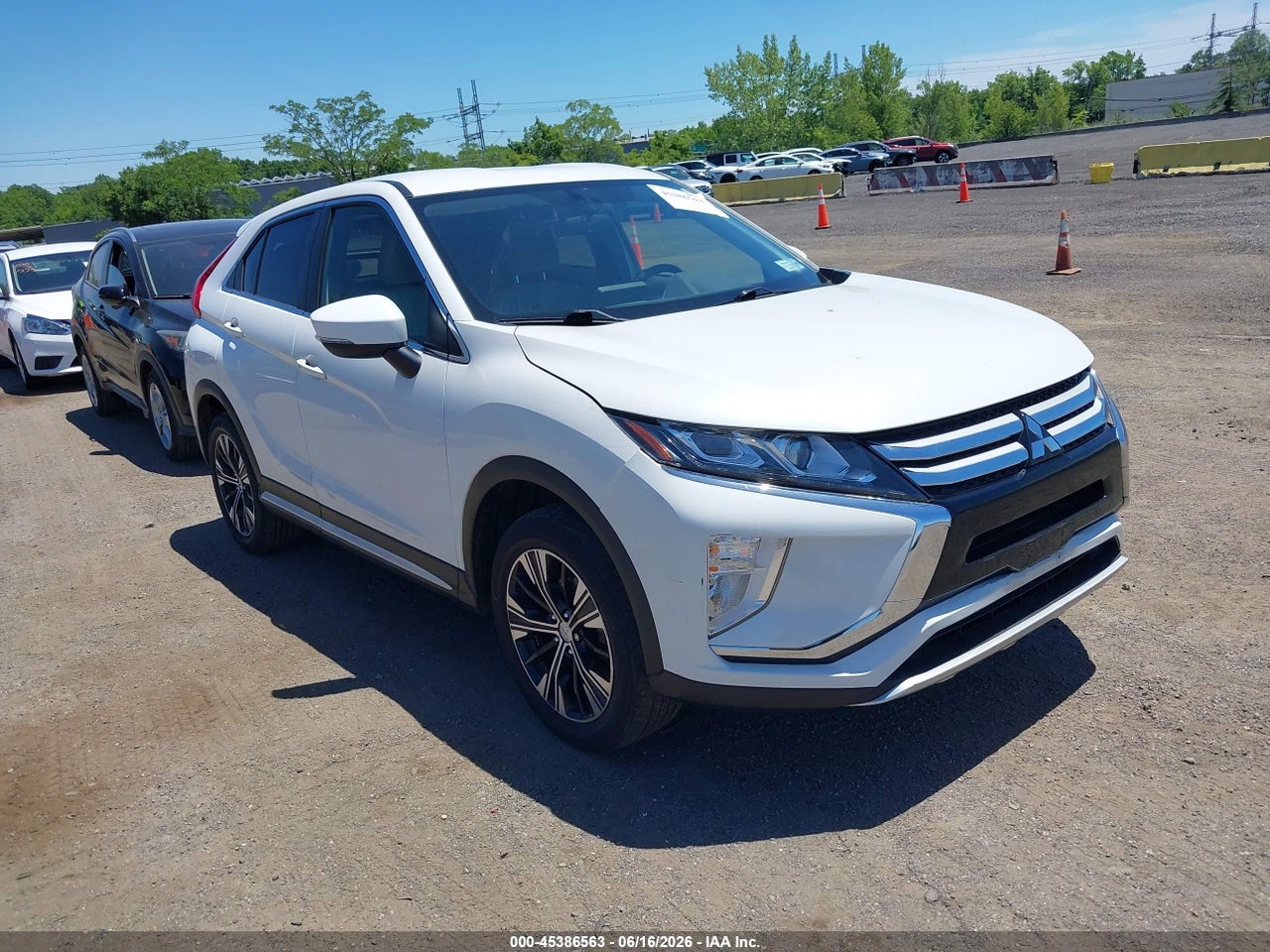 JA4AT5AA9JZ****** · 2018 MITSUBISHI ECLIPSE CROSS SE/SEL