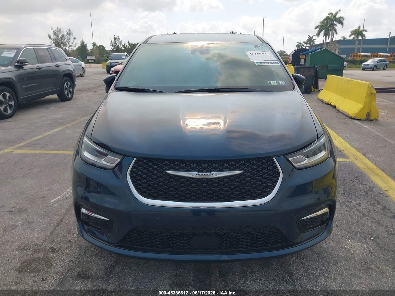 2025 CHRYSLER PACIFICA SELECT · 6/11